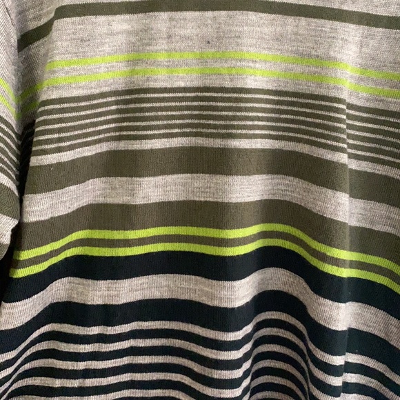 Reebok XL pullover - Picture 2 of 4